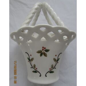 Mikasa holiday lace ceramic basket holly Christmas Decor Candy dish trinket